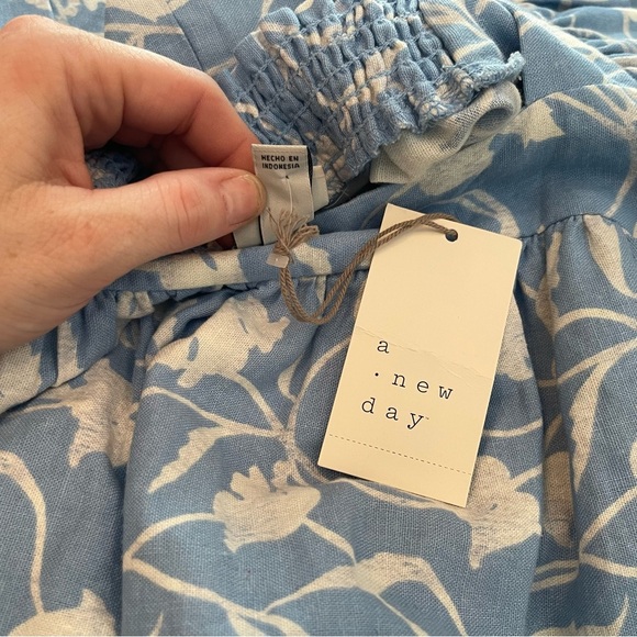 A New Day Blue & White Floral Linen Blend Paper Sack Maxi Dress w/ ruffles; L - Picture 8 of 14